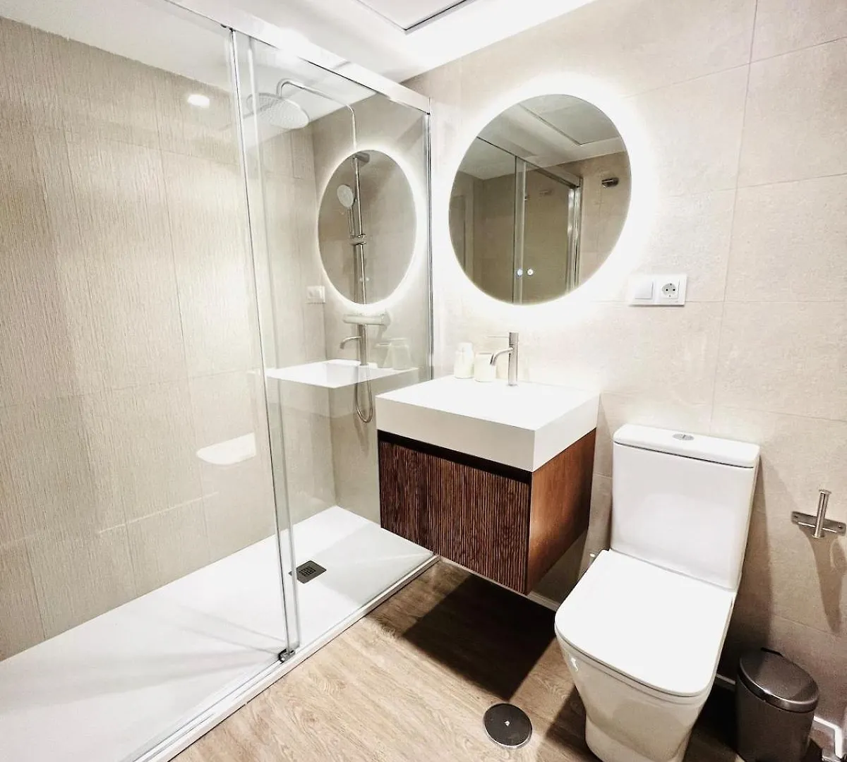 Apartman New Carihuela Park Luxury Close To Beach Sinesedesignhomes Torremolinos